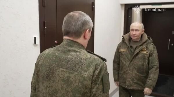 ولادیمیر پوتین از مقر فرماندهی گروه مشترک نیروها بازدید کرد - اسپوتنیک افغانستان  