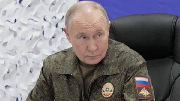 نکات کلیدی از جلسه پوتین در دیدار با فرماندهان در یکی از پست‌های فرماندهی - اسپوتنیک افغانستان  