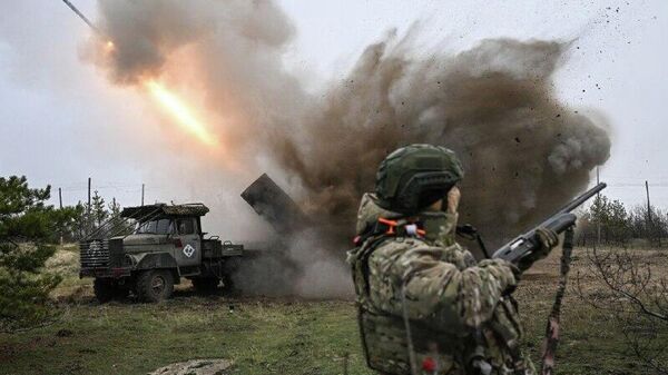 پیروزی‌های روسیه در جبهه، یک زنگ خطر برای زلنسکی است: صلح کنید یا نابود خواهید شد - اسپوتنیک افغانستان  