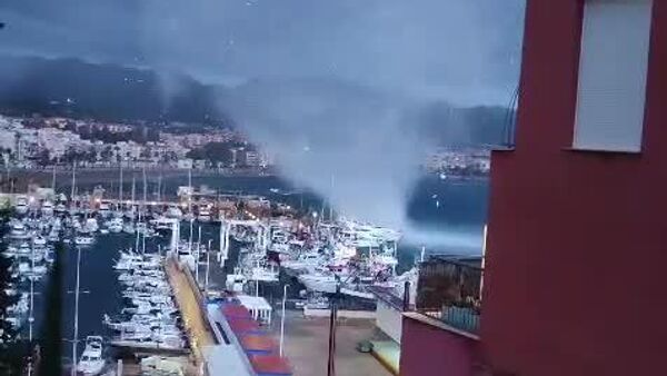 وقوع گردباد شدید آبی در مورسیا، اسپانیا - اسپوتنیک افغانستان  