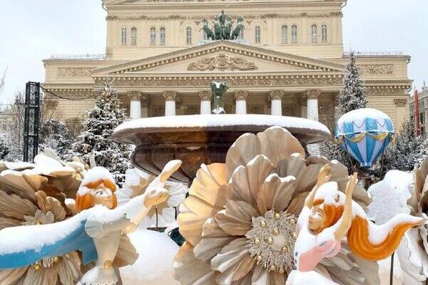 نگاره های از خودنمایی افسانه برفی در کنار تئاتر بولشوی مسکو - اسپوتنیک افغانستان  