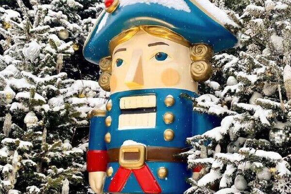 نگاره های از خودنمایی افسانه برفی در کنار تئاتر بولشوی مسکو - اسپوتنیک افغانستان  