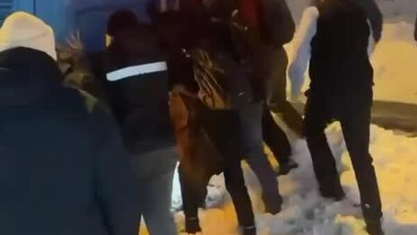 کمک متقابل واقعی؛ همیشه بس شهری اینبار مردم - اسپوتنیک افغانستان  