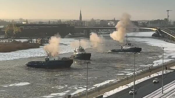 رقص کشتی‌ها در رودخانه اودر در پولند - اسپوتنیک افغانستان  