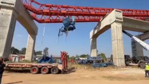 افزایش شمار جان باختگان افتادن جرثقیل بر روی قطار در تایلند به 28 نفر - اسپوتنیک افغانستان  