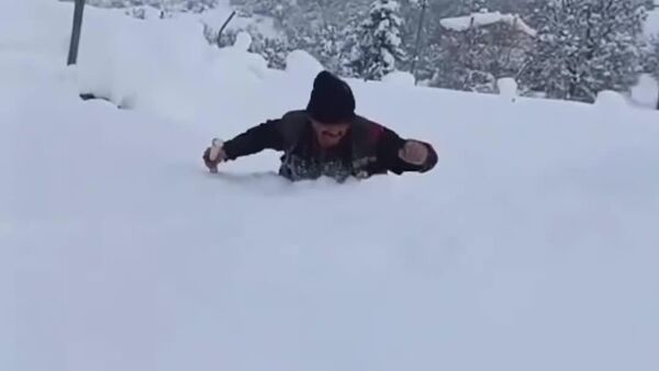 بارش شدید برف در ترکیه؛ ارتفاع برف‌ها به بیش از 2,5 متر رسید - اسپوتنیک افغانستان  