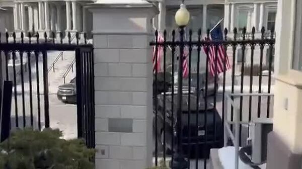 ورود رئیس‌جمهور کلمبیا به واشنگتن برای گفت‌وگو با ترامپ - اسپوتنیک افغانستان  