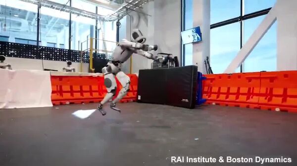 ربات اطلس اکنون «وارو» و «پشتک» می‌زند! - اسپوتنیک افغانستان  