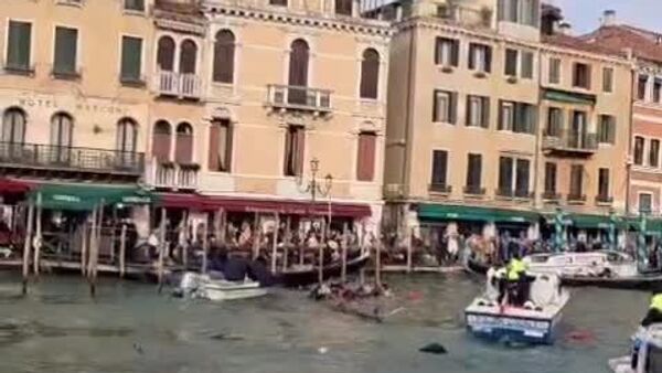 زخمی شدن نه نفر در ونیز در نتیجه از کنترل خارج شدن قایق موتوری - اسپوتنیک افغانستان  