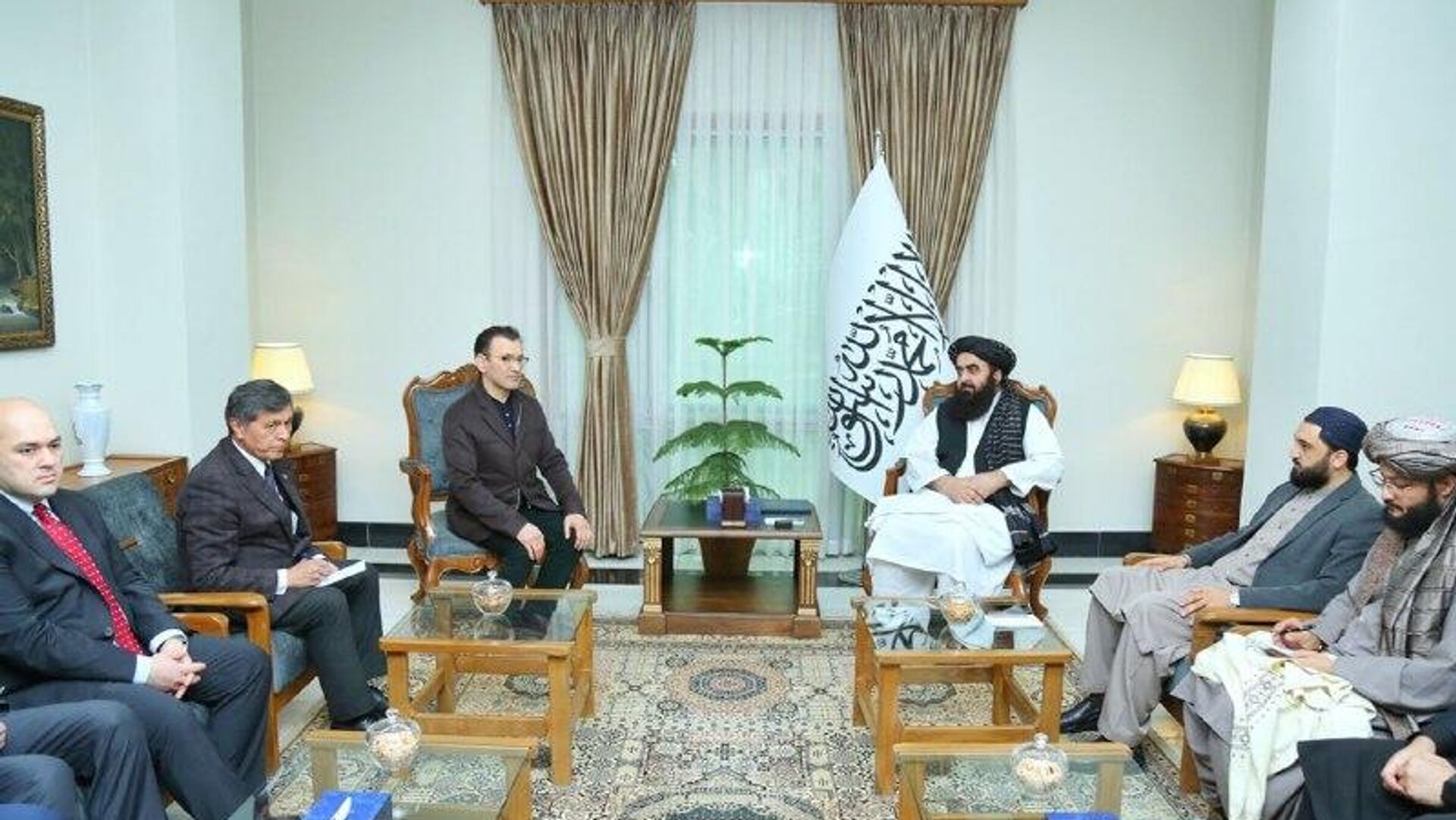 دیدار وزیر خارجه امارت اسلامی با رئیس انستیتوت آسیای مرکزی ازبکستان دیدار وزیر خارجه امارت اسلامی با رئیس انستیتوت آسیای مرکزی ازبکستان - اسپوتنیک افغانستان , 1920, 10.02.2026