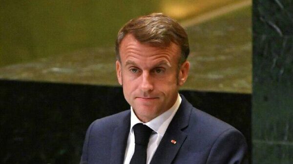 اپشتین در پیام‌های خود از «دوست‌پسر» مکرون نام برده بود - اسپوتنیک افغانستان  