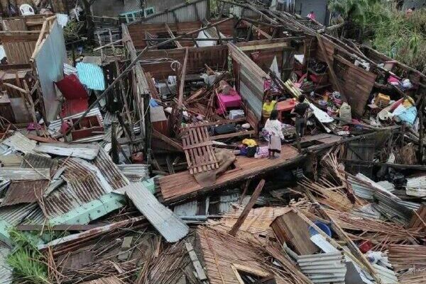 طوفان مهیب با سرعت 250 کیلومتر بر ساعت ماداگاسکار را در هم کوبید طوفان مهیب با سرعت 250 کیلومتر بر ساعت ماداگاسکار را در هم کوبید - اسپوتنیک افغانستان