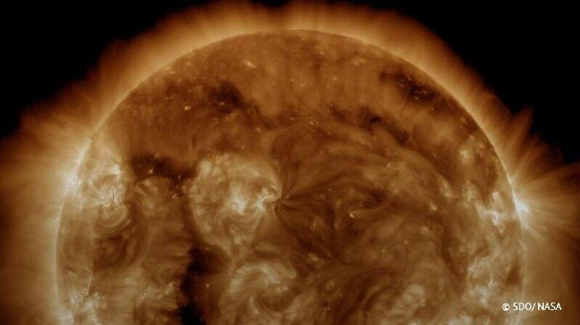 ثبت شرارههای فعال خورشیدی از سوی دانشمندان روسی ثبت شرارههای فعال خورشیدی از سوی دانشمندان روسی - اسپوتنیک افغانستان , 1920, 11.02.2026