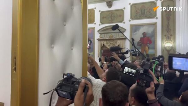 رهبر موقت ونزوئلا، در کاخ میرافلورس کاراکاس از وزیر انرژی آمریکا استقبال کرد - اسپوتنیک افغانستان  