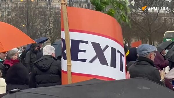 تجمعی علیه سانسور و خروج فرانسه از اتحادیه اروپا در پاریس - اسپوتنیک افغانستان  