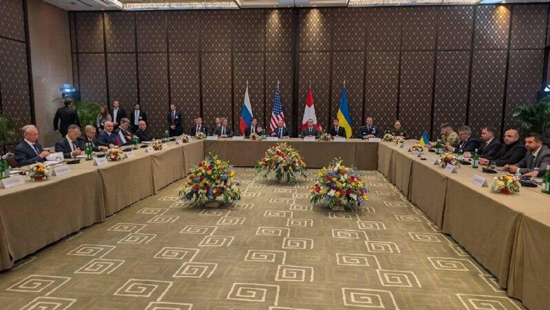 گفت و گوی سهجانبه روسیه، امریکا و اوکراین در ژنو آغاز شد گفت و گوی سهجانبه روسیه، امریکا و اوکراین در ژنو آغاز شد - اسپوتنیک افغانستان , 1920, 17.02.2026