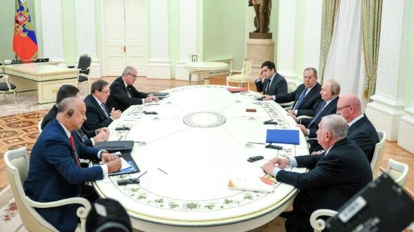 پوتین با وزیر خارجه کوبا در کرملین دیدار کرد - اسپوتنیک افغانستان  