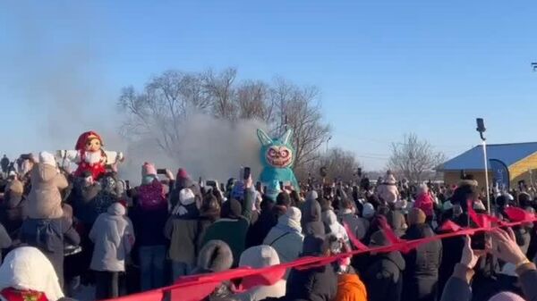 نوار دیداری از سوزاندن پیکره لابوبو در لیپتسک روسیه در جشن ماسلنیتسا - اسپوتنیک افغانستان  