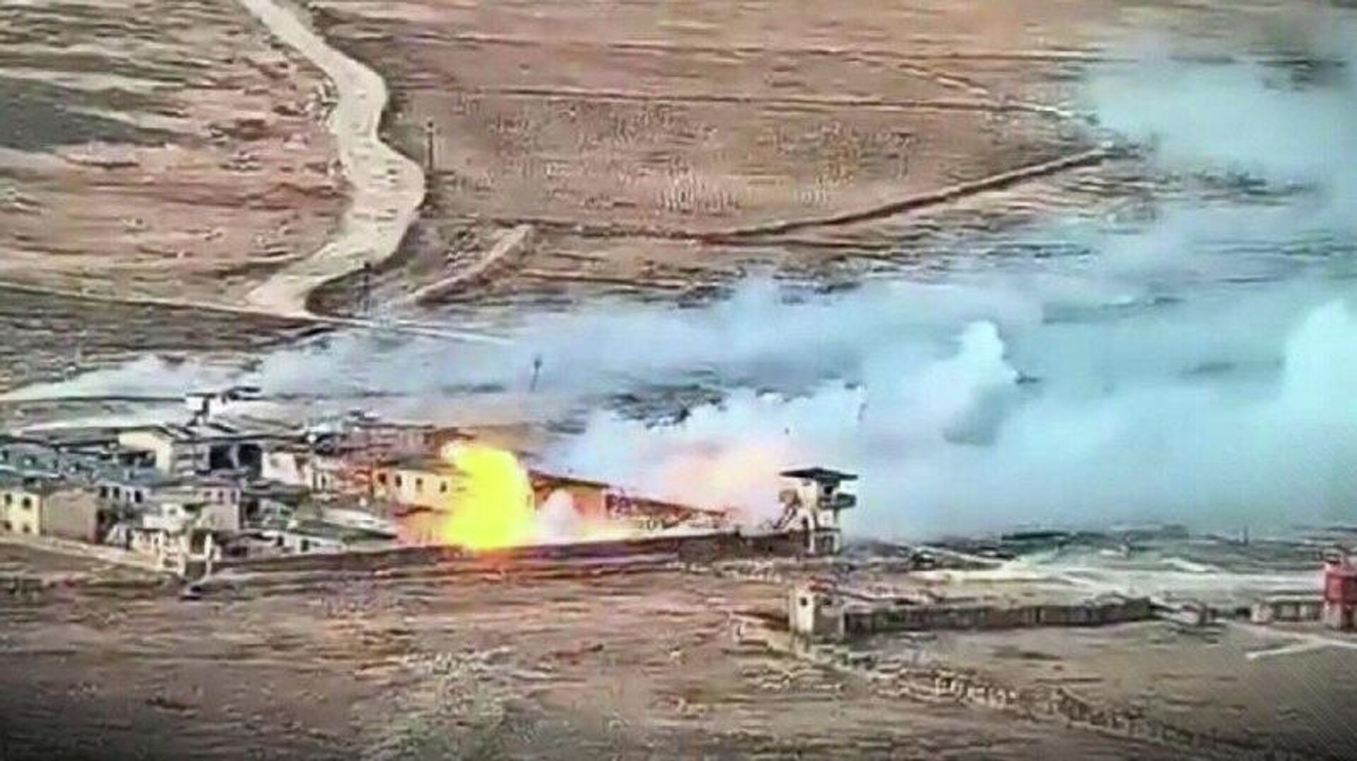 جدال مرزی پاکستان و امارت اسلامی؛ دو روایت از تلفات سنگین جدال مرزی پاکستان و امارت اسلامی؛ دو روایت از تلفات سنگین - اسپوتنیک افغانستان , 1920, 27.02.2026