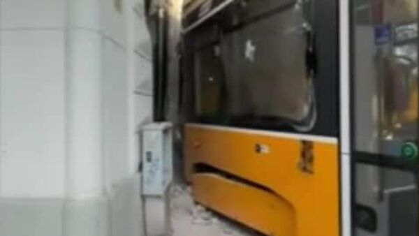 خروج تراموا از ریل در میلان ایتالیا - اسپوتنیک افغانستان  