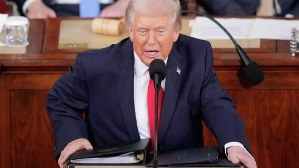 ترامپ: گزینه‌های زیادی برای بیرون شدن از این کارزار دارم؛ یا همه را می‌گیرم یا چند سال دیگر برمی‌گردم - اسپوتنیک افغانستان  