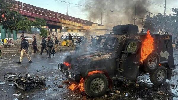 کشته شدن بیست نفر در اعتراضات ضد آمریکایی در شهر های مختلف پاکستان - اسپوتنیک افغانستان  
