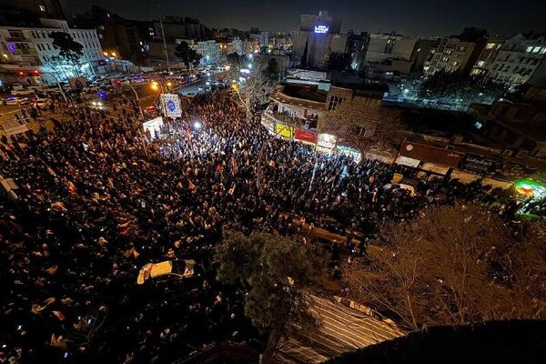 عزاداران در تهران شعار «مرگ بر اسرائیل و آمریکا» سر دادند - اسپوتنیک افغانستان  