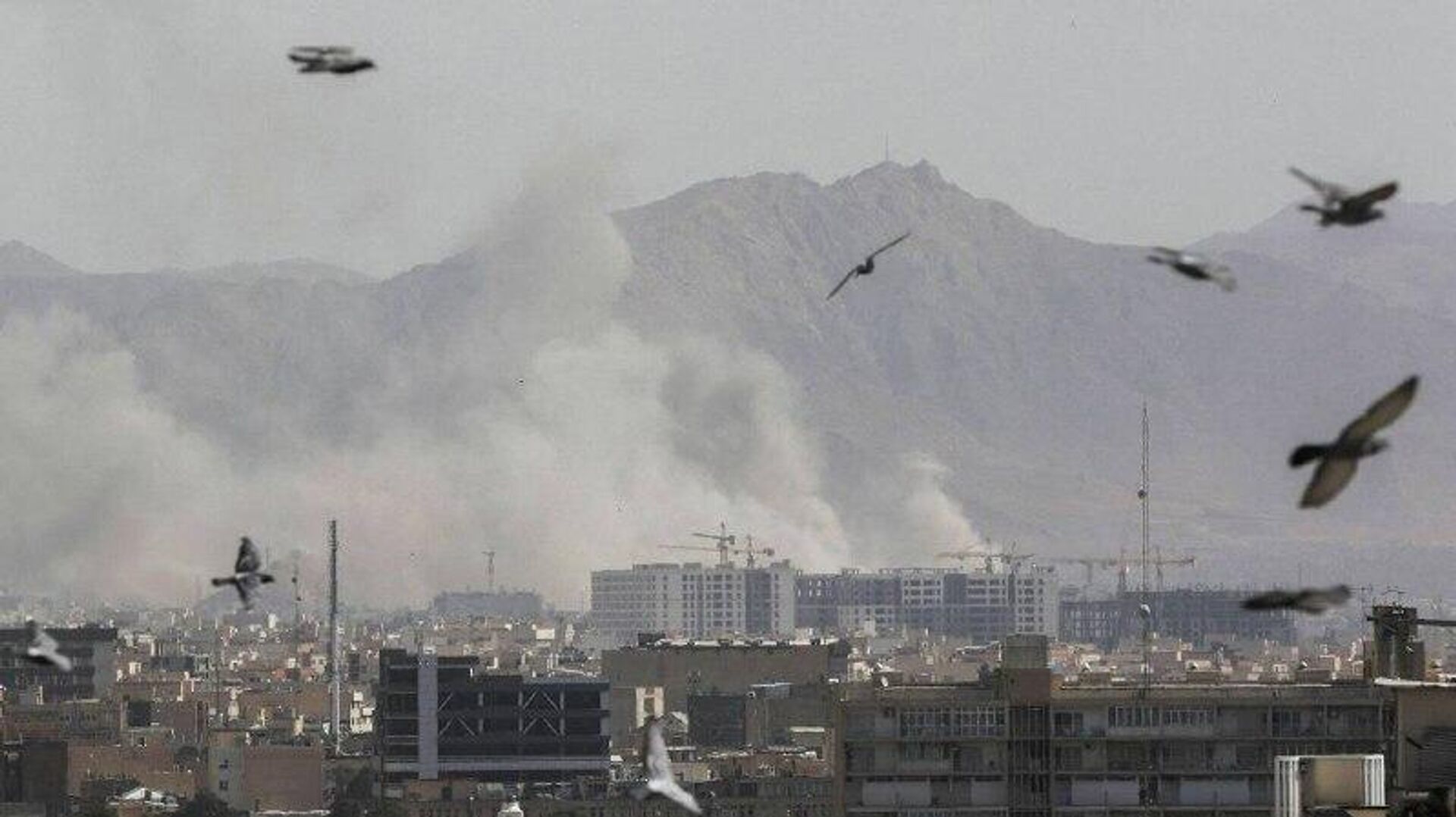 آیا مذاکرات ایران و آمریکا فقط پوششی برای حمله مخفیانه بود؟ - اسپوتنیک افغانستان  , 1920, 03.03.2026