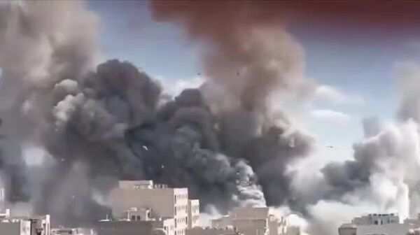 تصاویر ویدئویی: ستون‌های غلیظ دود از چندین نقطه پس از حملات به تهران - اسپوتنیک افغانستان  
