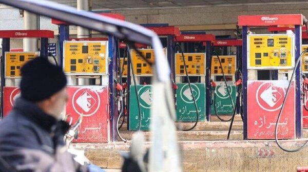 کارشناس: هدف از یورش امریکا، تبدیل ایران به «تانک تیل» بی‌ارزش برای مکیدن نفتش است - اسپوتنیک افغانستان  