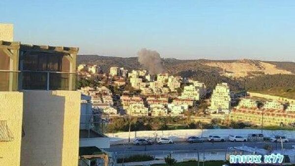 نوارهای دیداری و نگاره ای از جای برخورد موشک به بیت‌شمش در اسرائیل - اسپوتنیک افغانستان  