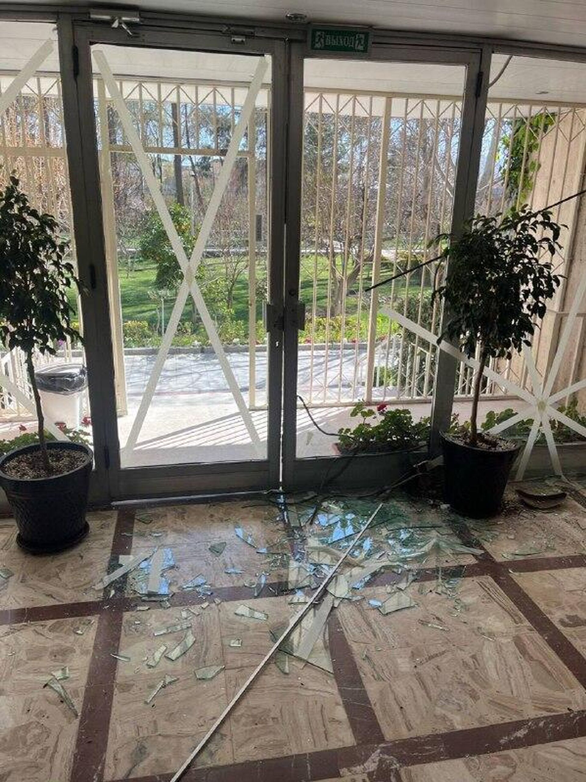 آسیب به ساختمان سرکنسولگری روسیه در اصفهان پس از حمله به اداره محلی - اسپوتنیک افغانستان  , 1920, 11.03.2026