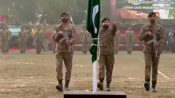 آیا پاکستان در صورت تلافی ایران از عربستان سعودی حمایت خواهد کرد؟ - اسپوتنیک افغانستان  