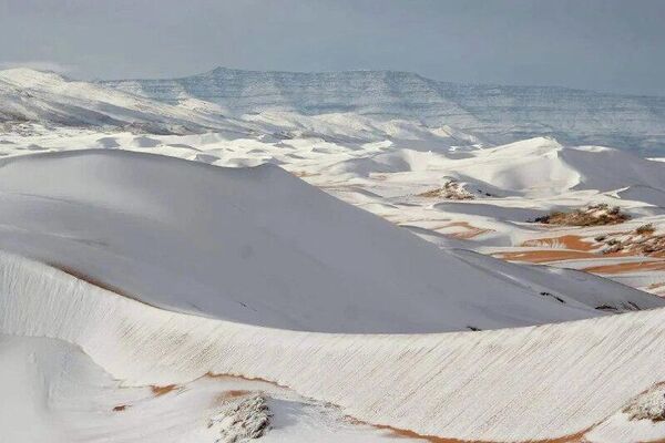 ریگ‌های صحرای بزرگ آفریقا سفید شدند - اسپوتنیک افغانستان  