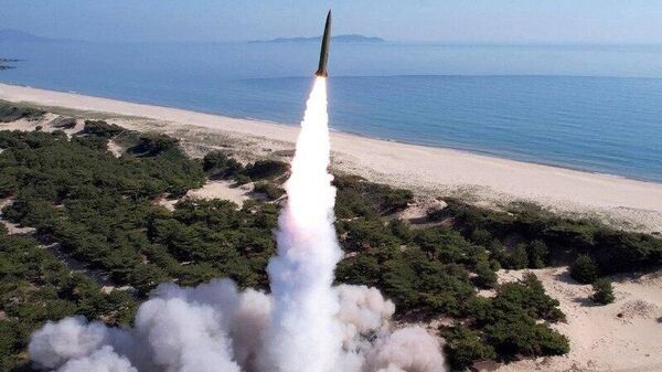 سئول: کوریای شمالی 10 موشک بالستیک به سمت دریای جاپان شلیک کرد - اسپوتنیک افغانستان  