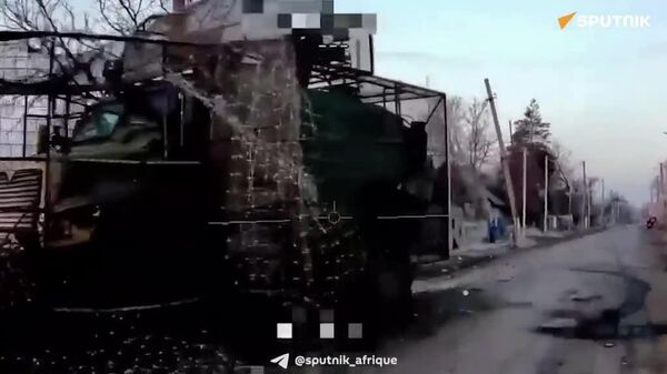 نوار دیداری از نابودی خودروی زرهی مکس‌پراپ اوکراین از سوی پهپاد روسی در پیرامون دونتسک - اسپوتنیک افغانستان  