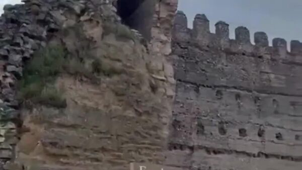 برجی از قلعه اسکالونا مربوط به قرن سیزدهم در اسپانیا فرو ریخت - اسپوتنیک افغانستان  
