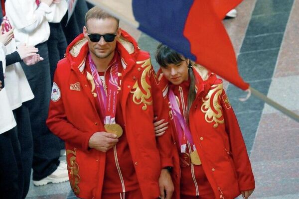 قهرمانان پارالمپیک روسیه با استقبال پرشور در میدان سرخ به کشورشان بازگشتند - اسپوتنیک افغانستان  