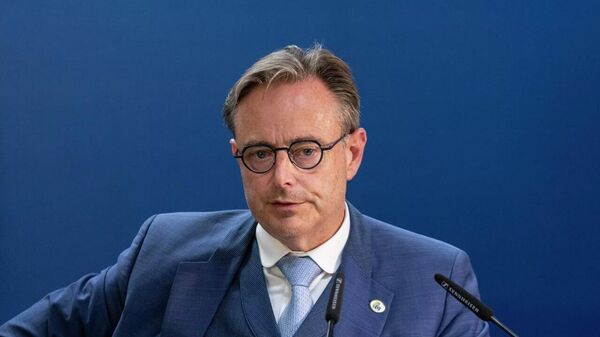 دی ویور، نخست وزیر بلژیک اظهارات خود در مورد لزوم بهبود روابط با روسیه را روشن کرد - اسپوتنیک افغانستان  