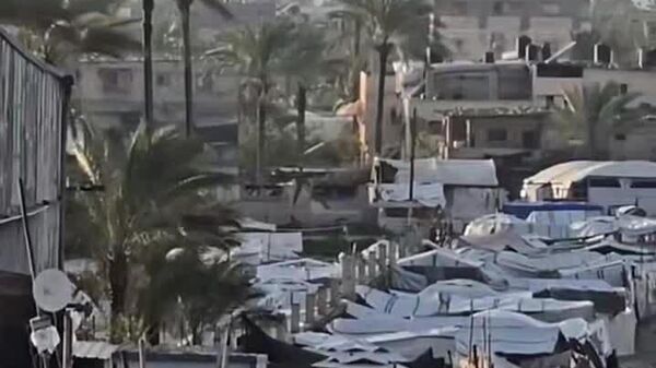 تصاویری از حمله هوایی اسرائیل به شهر دیر البلح در مرکز نوار غزه - اسپوتنیک افغانستان  