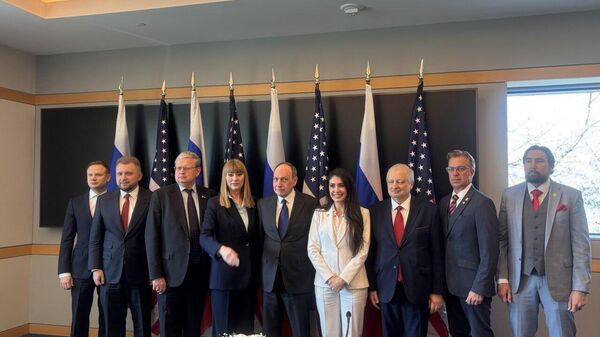 نماینده کنگره گفت که ایالات متحده به توسعه گفتگو با روسیه و پیگیری صلح ادامه خواهد داد - اسپوتنیک افغانستان  