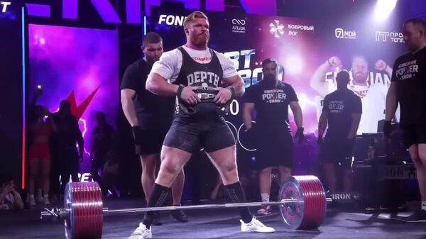 رکوردشکنی تاریخی یک ورزشکار افریقای جنوبی در رقابت های سیبرین پاور شو 2026 - اسپوتنیک افغانستان  