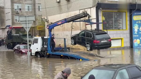 وضعیت در خیابان‌های مخاچ قلعه پس از وضعیت اضطراری به حالت عادی بازمی‌گردد - اسپوتنیک افغانستان  