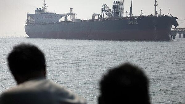 رسانه: در ماه مارچ، 80 درصد از نفتکش‌هایی که از تنگه هرمز عبور کردند، متعلق به ایران یا کشورهای متحد ایران بودند - اسپوتنیک افغانستان  