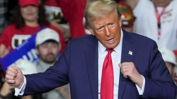 ترامپ از ساخت یک سالن رقص مستحکم در کاخ سفید خبر داد - اسپوتنیک افغانستان  