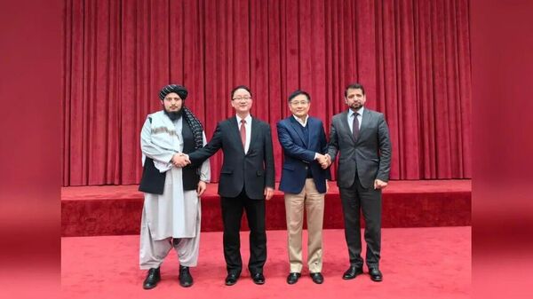 چین: امارت اسلامی و پاکستان توافق کردند که از اقداماتی که ممکن است باعث تشدید اوضاع شود، خودداری کنند - اسپوتنیک افغانستان  