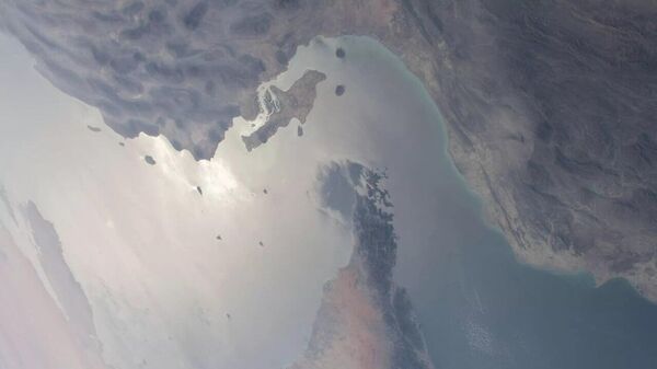 معاون وزیر امور خارجه ایران: تنگه هرمز برای کشتی‌های آمریکایی باز است، اما عبور از آن با رضایت ایران و در صورت عدم رفتار خصمانه امکان‌پذیر است - اسپوتنیک افغانستان  