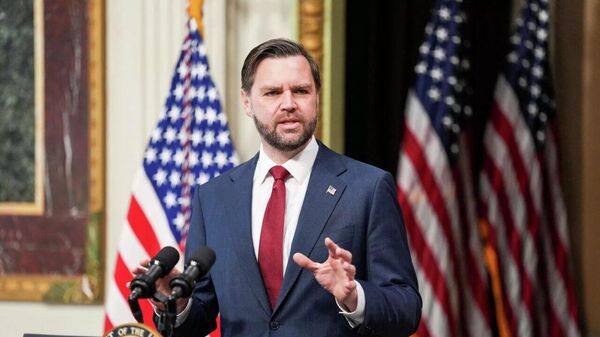 معاون ترامپ از احتمال پایان عملیات علیه ایران خبر داد - اسپوتنیک افغانستان  