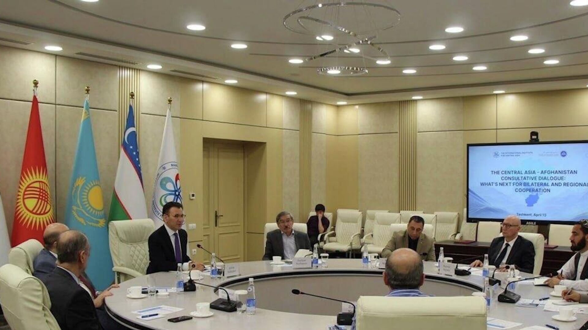 بررسی راههای گسترش همکاریهای افغانستان و آسیای میانه در ازبیکستان بررسی راههای گسترش همکاریهای افغانستان و آسیای میانه در ازبیکستان - اسپوتنیک افغانستان , 1920, 15.04.2026