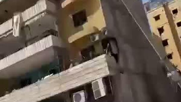 بازگشت لبنانی‌های آواره به خانه‌هایش پس از برقراری آتش‌بس حزب‌الله و اسرائیل - اسپوتنیک افغانستان  